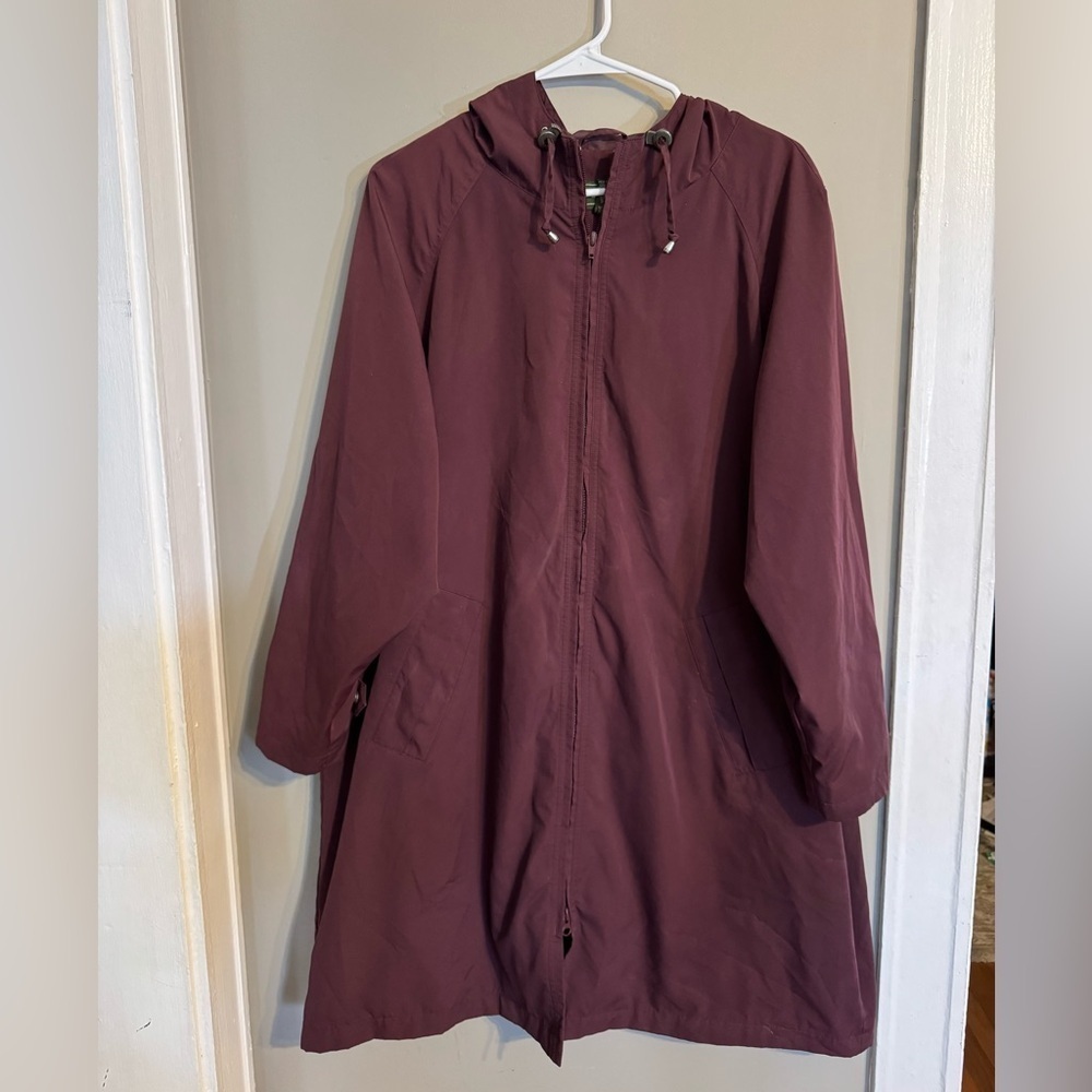 LL Bean Women's Poly Wool Lined Hooded Zip Trench Jacket in Burgundy